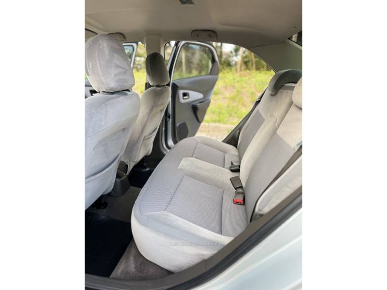 CHEVROLET - COBALT - 2013/2014 - Prata - R$ 48.900,00