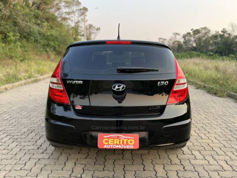 HYUNDAI - I30 - 2011/2012 - Preta - R$ 49.900,00