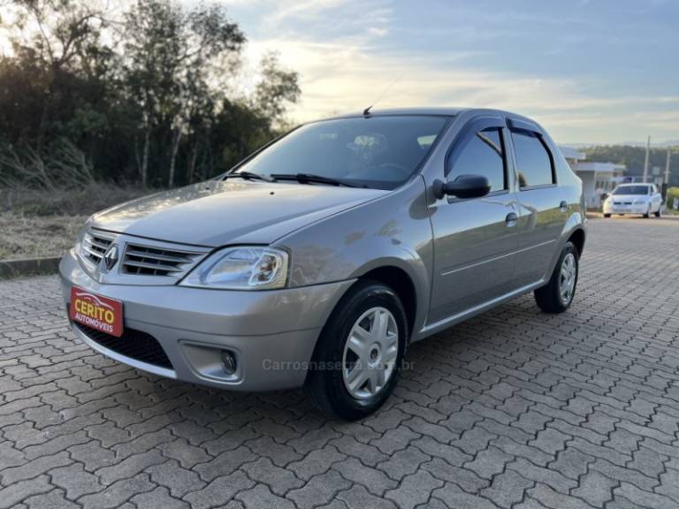 RENAULT - LOGAN - 2008/2009 - Cinza - R$ 21.900,00