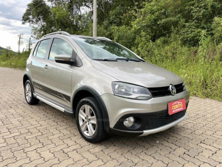 VOLKSWAGEN - CROSSFOX - 2011/2010 - Cinza - R$ 44.900,00