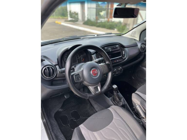 FIAT - UNO - 2015/2015 - Branca - R$ 44.900,00