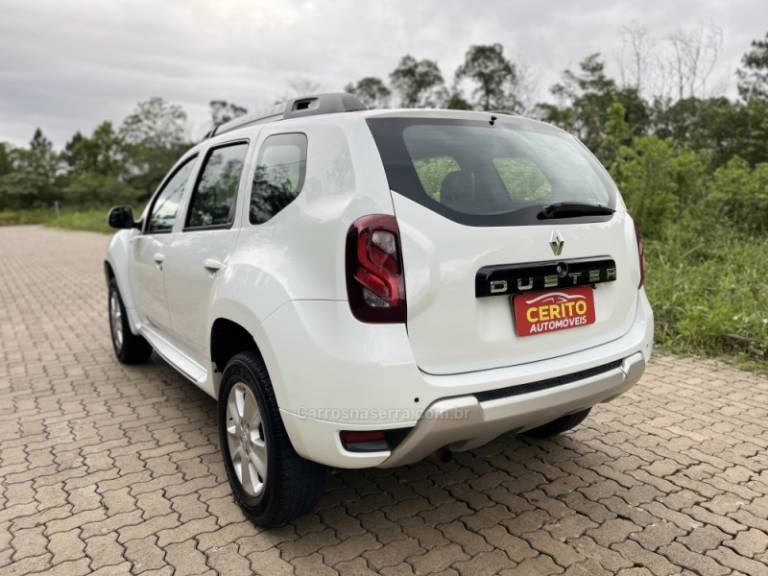 RENAULT - DUSTER - 2017/2017 - Branca - R$ 69.900,00