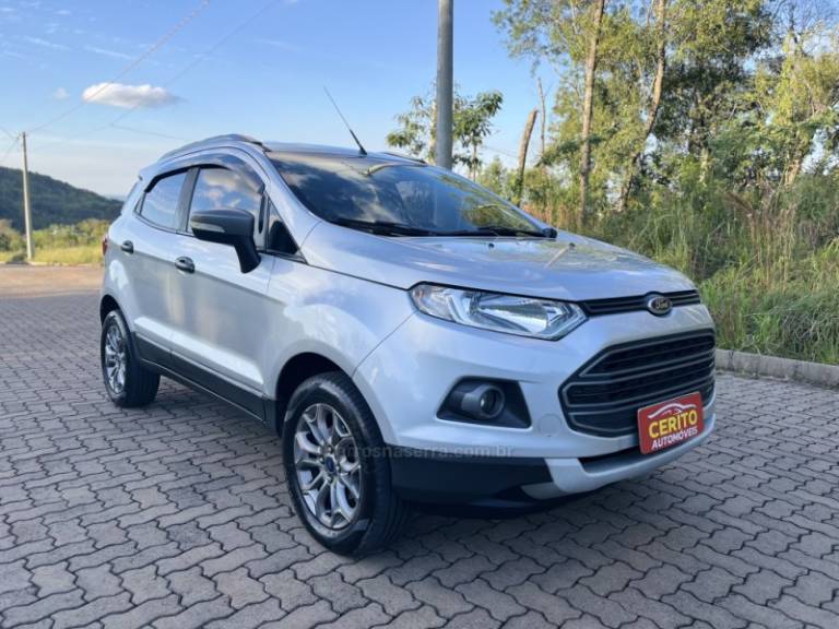 FORD - ECOSPORT - 2015/2016 - Prata - R$ 63.900,00