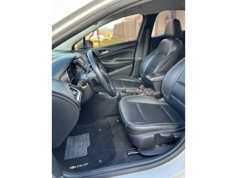 CHEVROLET - CRUZE - 2018/2018 - Branca - R$ 87.900,00