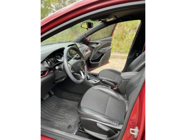 CHEVROLET - ONIX - 2021/2021 - Vermelha - R$ 79.900,00