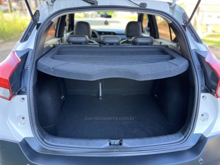 NISSAN - KICKS - 2019/2020 - Branca - R$ 92.900,00