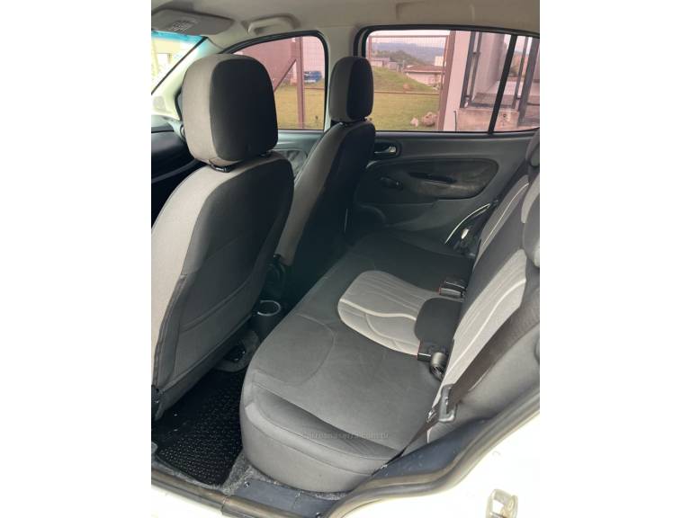 FIAT - UNO - 2015/2015 - Branca - R$ 44.900,00