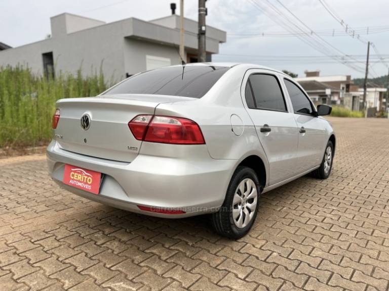 VOLKSWAGEN - VOYAGE - 2014/2015 - Prata - R$ 46.900,00