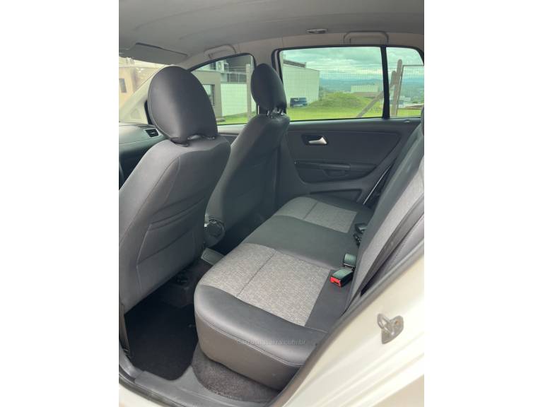 VOLKSWAGEN - FOX - 2013/2013 - Branca - R$ 44.900,00