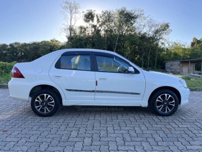 CHEVROLET - PRISMA - 2012/2012 - Branca - R$ 35.900,00