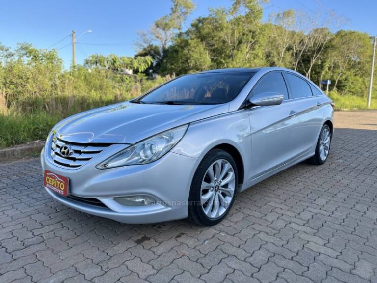 HYUNDAI - SONATA - 2011/2012 - Prata - R$ 69.900,00