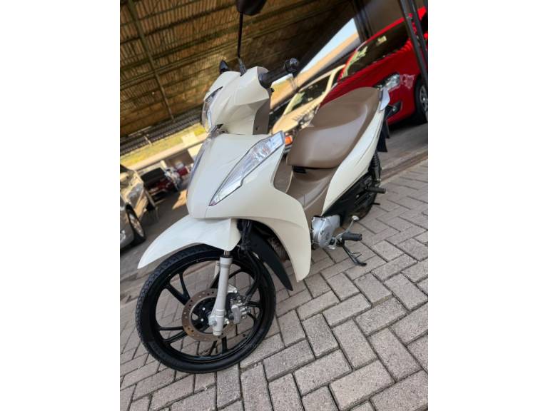 HONDA - BIZ 125 - 2021/2021 - Branca - R$ 16.900,00