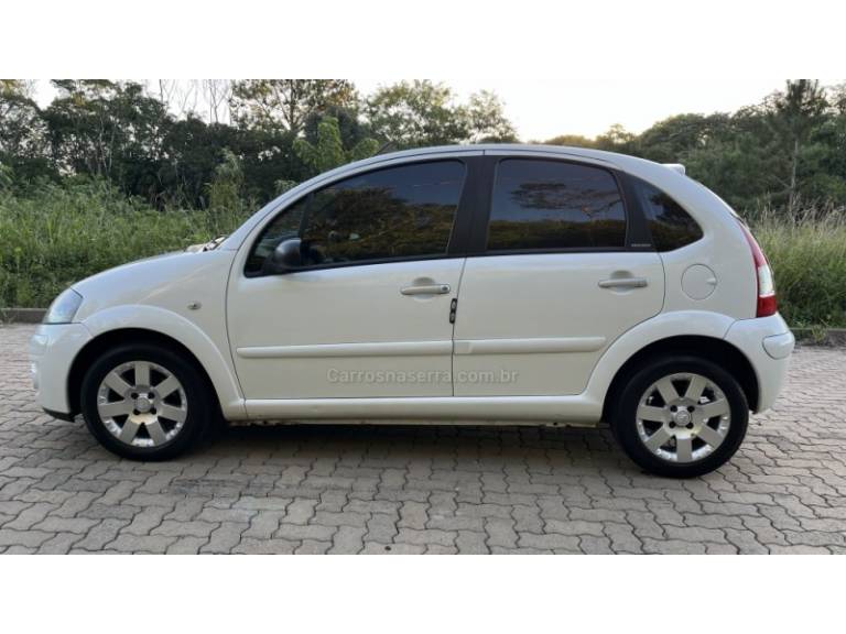 CITROËN - C3 - 2011/2012 - Branca - R$ 30.900,00