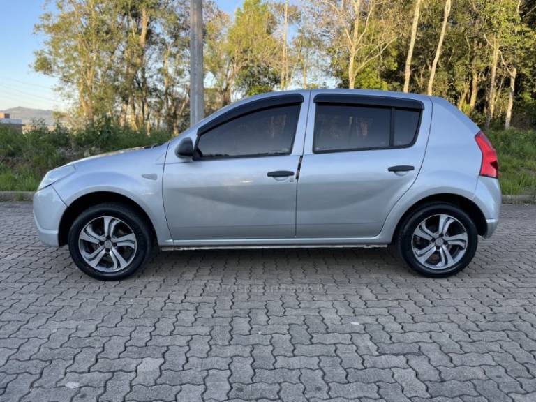 RENAULT - SANDERO - 2010/2011 - Prata - R$ 30.900,00