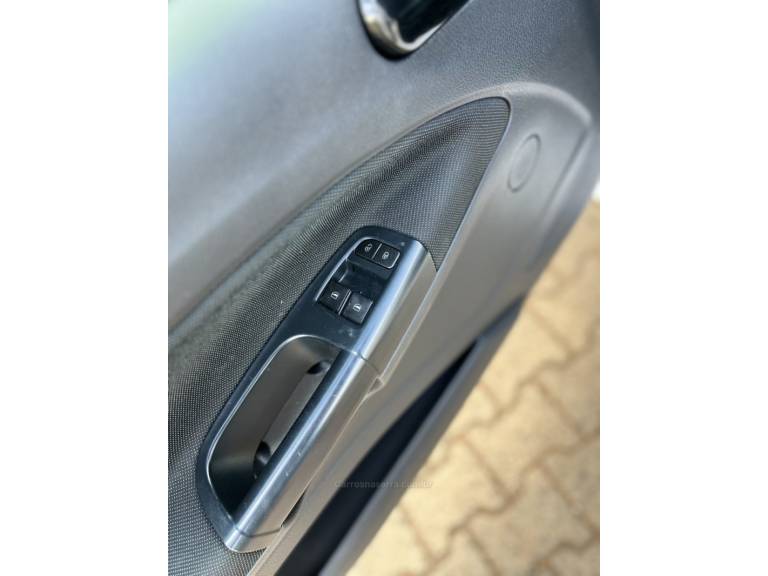 VOLKSWAGEN - GOL - 2019/2020 - Branca - R$ 54.900,00