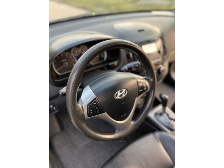 HYUNDAI - I30 - 2011/2012 - Preta - R$ 49.900,00