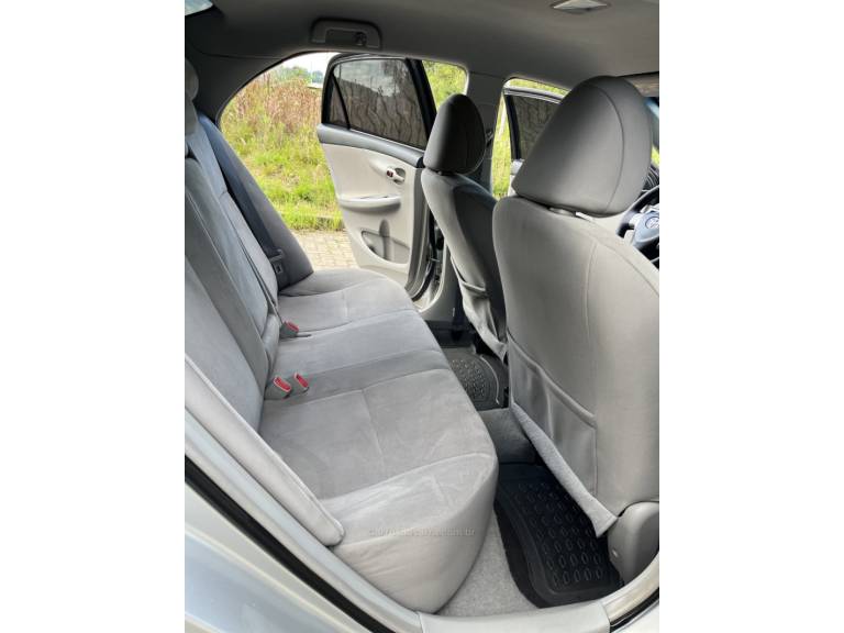 TOYOTA - COROLLA - 2011/2012 - Branca - Sob Consulta