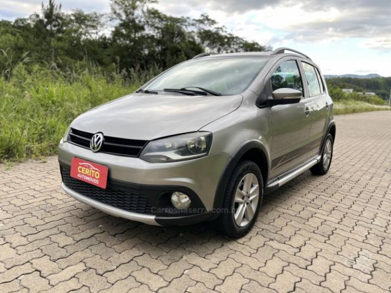 VOLKSWAGEN - CROSSFOX - 2011/2010 - Cinza - R$ 44.900,00