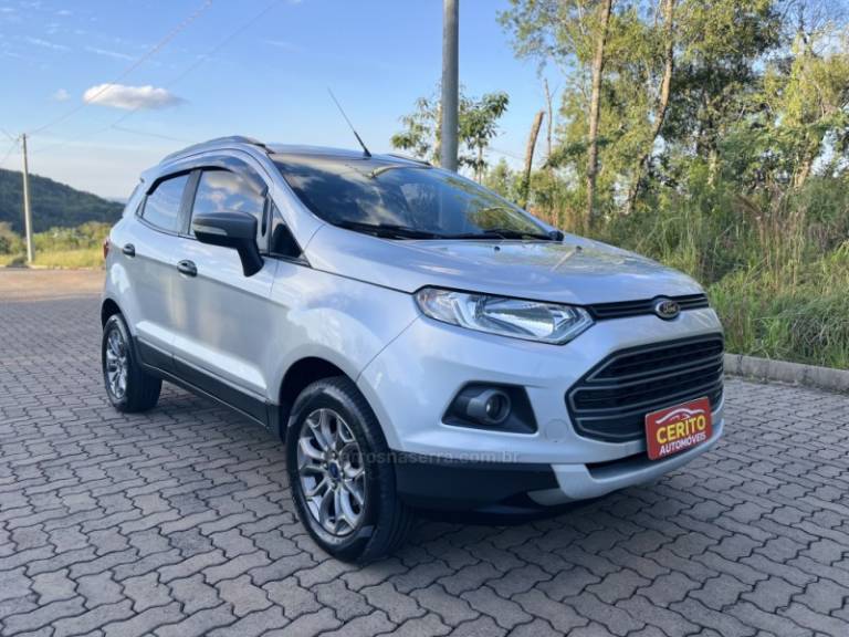 FORD - ECOSPORT - 2015/2016 - Prata - R$ 64.900,00