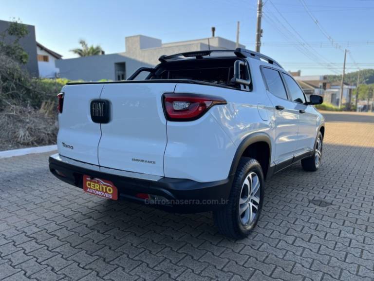 FIAT - TORO - 2020/2021 - Branca - R$ 93.900,00