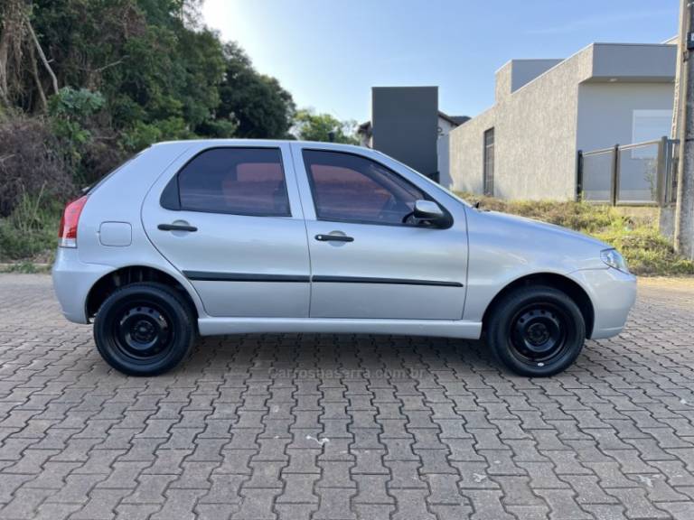 FIAT - PALIO - 2009/2010 - Prata - R$ 30.900,00
