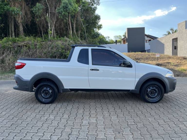 FIAT - STRADA - 2017/2018 - Branca - R$ 59.900,00