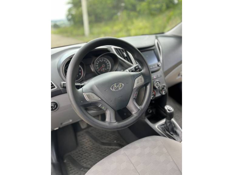 HYUNDAI - HB20S - 2018/2019 - Branca - R$ 68.900,00