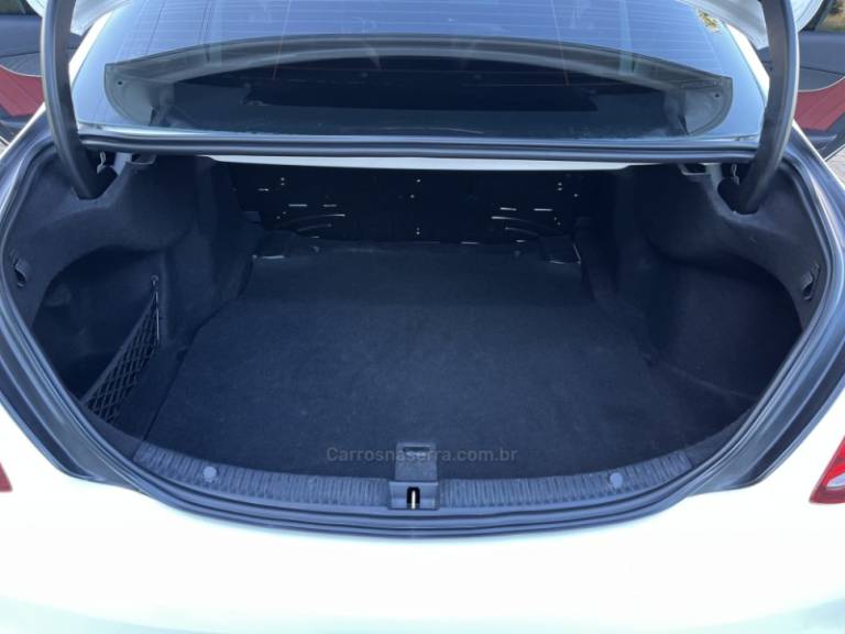 MERCEDES-BENZ - C 250 - 2016/2016 - Branca - R$ 155.900,00