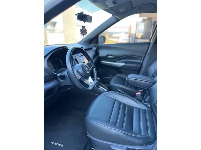 NISSAN - KICKS - 2019/2020 - Branca - R$ 92.900,00