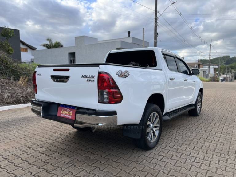 TOYOTA - HILUX - 2016/2016 - Branca - R$ 187.900,00