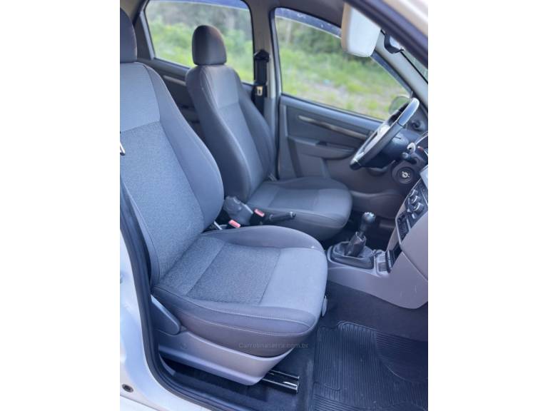 CHEVROLET - PRISMA - 2012/2012 - Branca - R$ 35.900,00