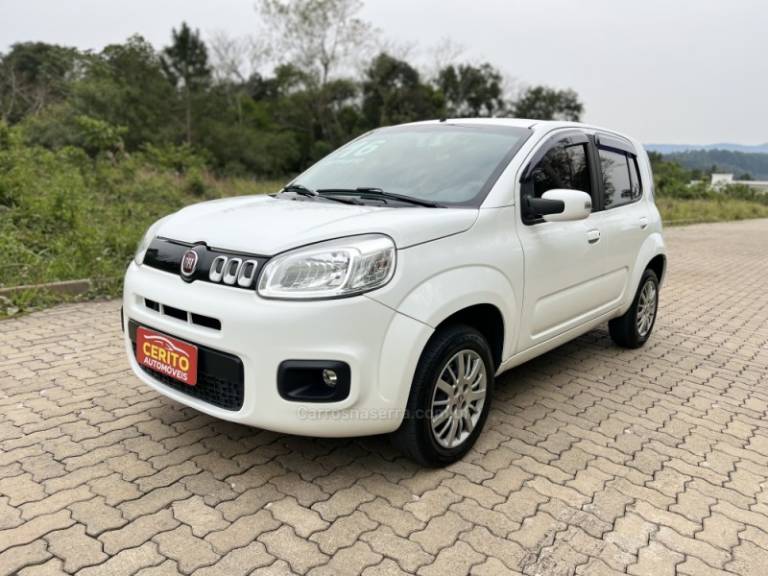 FIAT - UNO - 2016/2016 - Branca - R$ 49.900,00