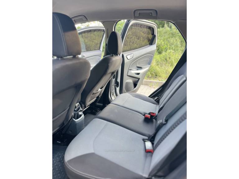 FORD - ECOSPORT - 2015/2016 - Prata - R$ 63.900,00