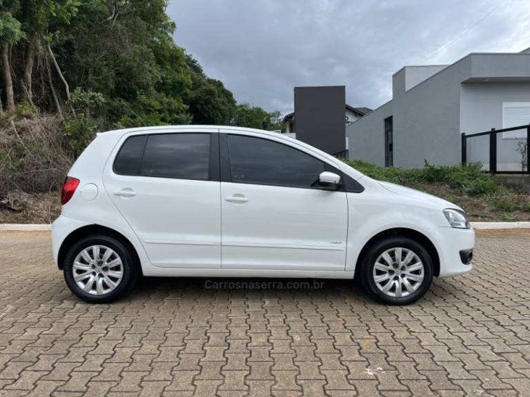 VOLKSWAGEN - FOX - 2013/2013 - Branca - R$ 44.900,00
