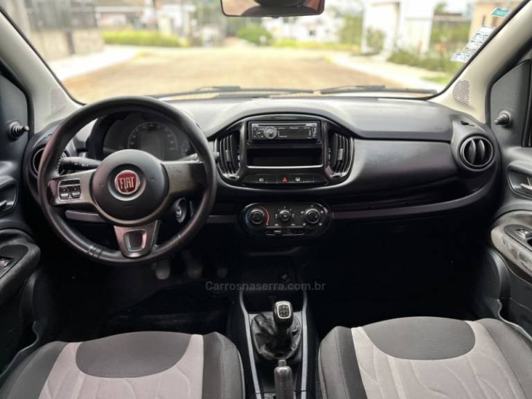 FIAT - UNO - 2015/2015 - Branca - R$ 44.900,00