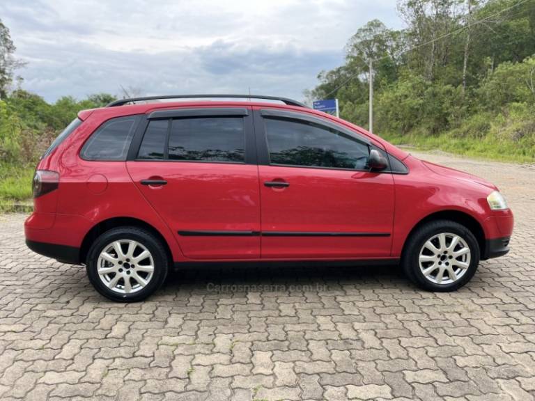 VOLKSWAGEN - SPACEFOX - 2008/2009 - Vermelha - R$ 36.900,00
