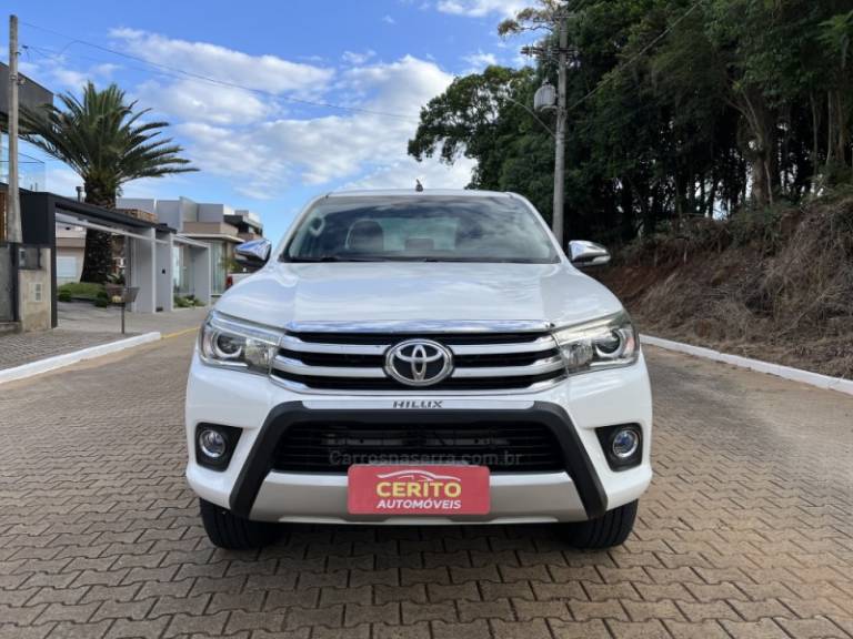 TOYOTA - HILUX - 2016/2016 - Branca - R$ 187.900,00