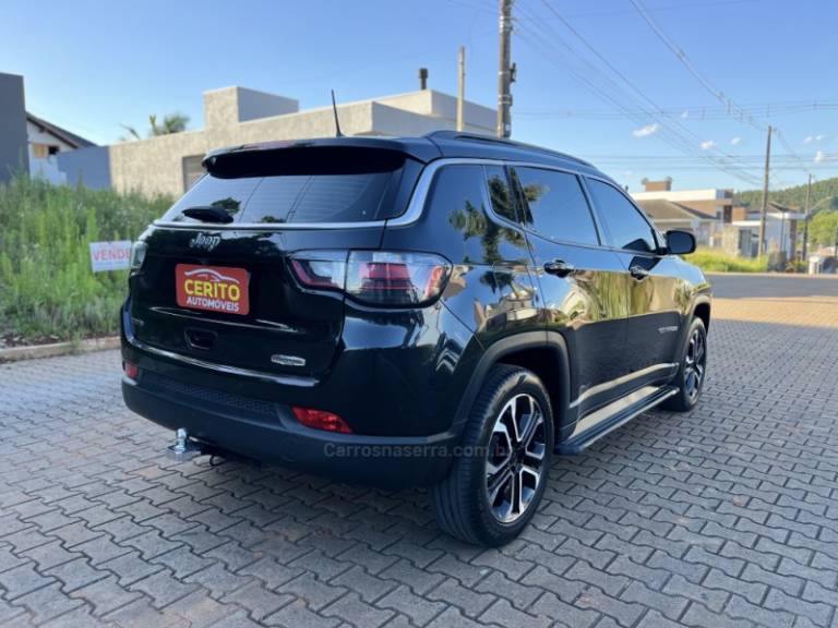 JEEP - COMPASS - 2022/2022 - Preta - R$ 135.900,00