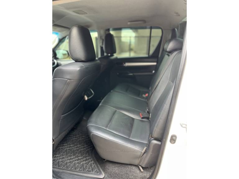 TOYOTA - HILUX - 2016/2016 - Branca - R$ 187.900,00