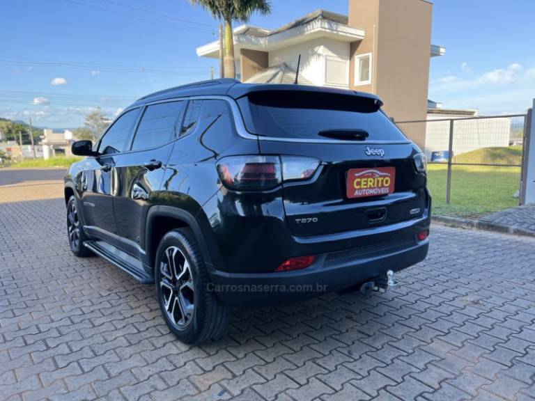JEEP - COMPASS - 2022/2022 - Preta - R$ 135.900,00
