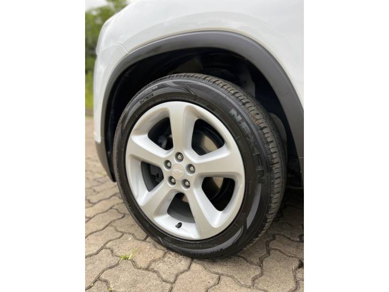 CHEVROLET - TRACKER - 2015/2015 - Branca - R$ 75.900,00
