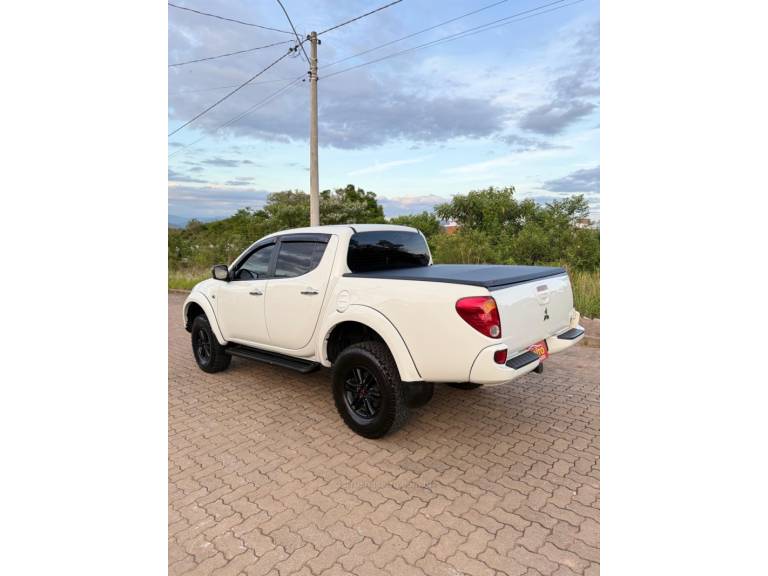 MITSUBISHI - L200 TRITON - 2015/2015 - Branca - R$ 129.900,00