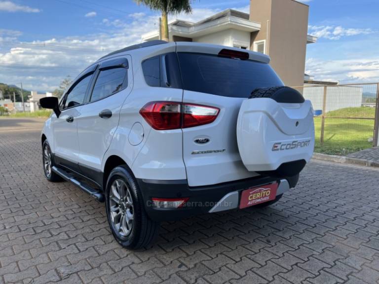 FORD - ECOSPORT - 2015/2016 - Branca - R$ 62.900,00