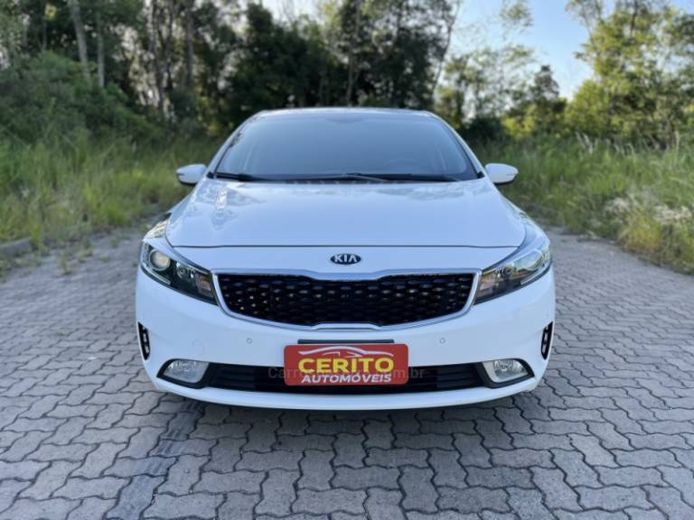 KIA MOTORS - CERATO - 2018/2018 - Branca - R$ 85.900,00