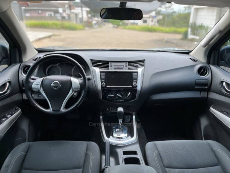 NISSAN - FRONTIER - 2022/2022 - Cinza - R$ 169.900,00