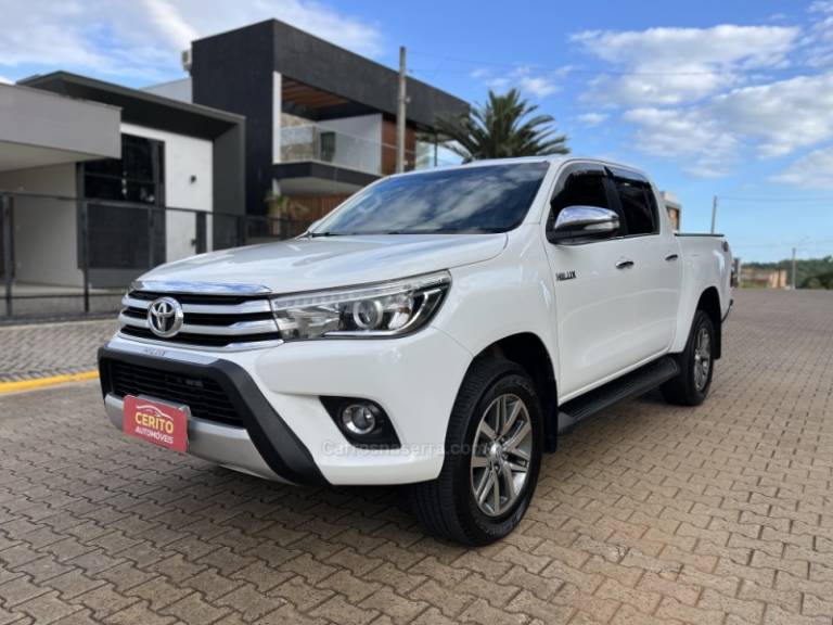 TOYOTA - HILUX - 2016/2016 - Branca - R$ 187.900,00