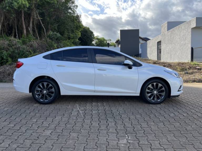 CHEVROLET - CRUZE - 2018/2018 - Branca - R$ 87.900,00