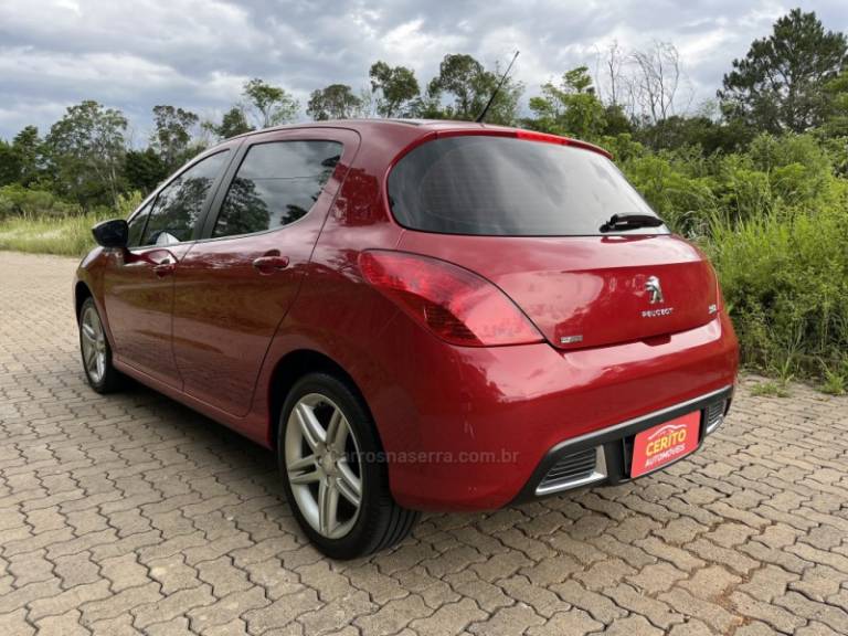 PEUGEOT - 308 - 2015/2015 - Vermelha - R$ 55.900,00