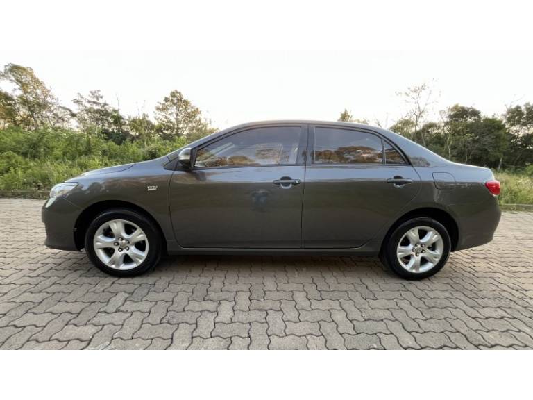 TOYOTA - COROLLA - 2008/2009 - Cinza - R$ 58.900,00