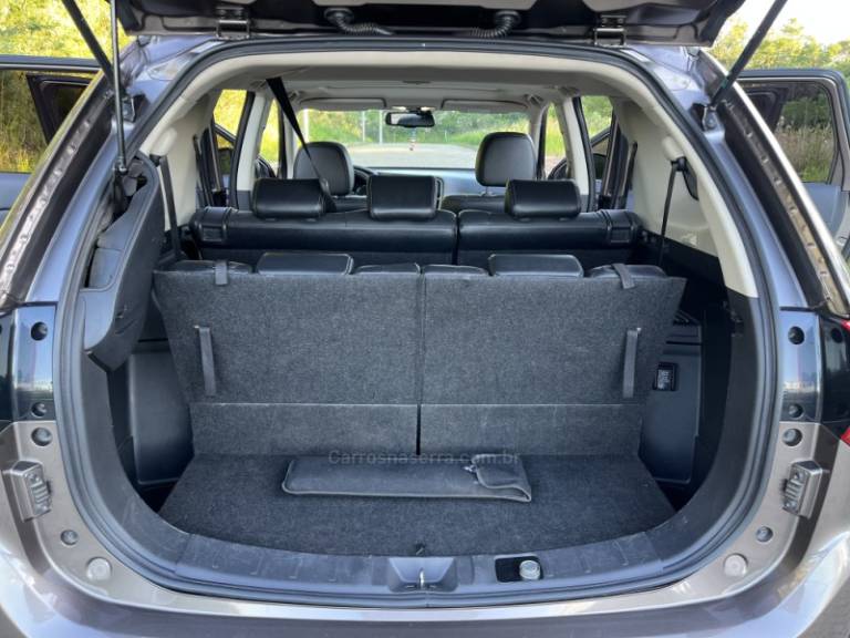 MITSUBISHI - OUTLANDER - 2017/2018 - Marrom - R$ 116.900,00